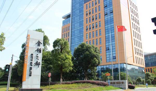 漫步金领之都，领略浦东沿岸风情